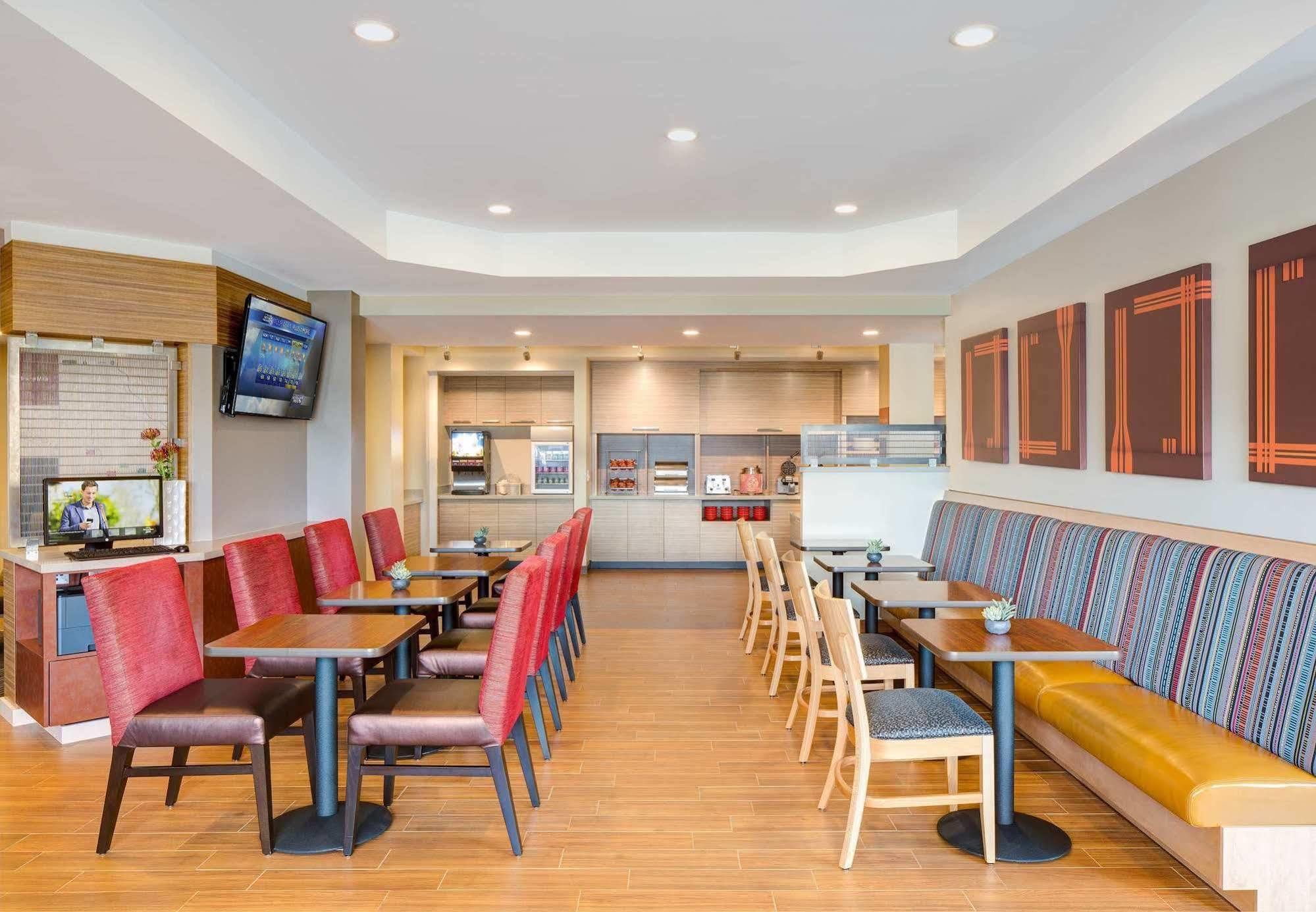 Towneplace Suites By Marriott Charleston Airport/Convention Center North Charleston Eksteriør billede